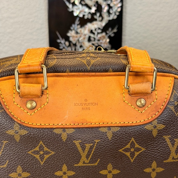 🤎🤎🤎 Louis Vuitton Excursion Monogram Bag w/COA and Dustbag🤎🤎🤎 - Picture 3 of 16